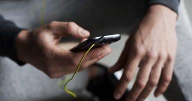 Nuo radijo siųstuvo iki 4G modulio: kaip keitėsi garso perdavimo technologijos ir ką tai reiškia privatumui